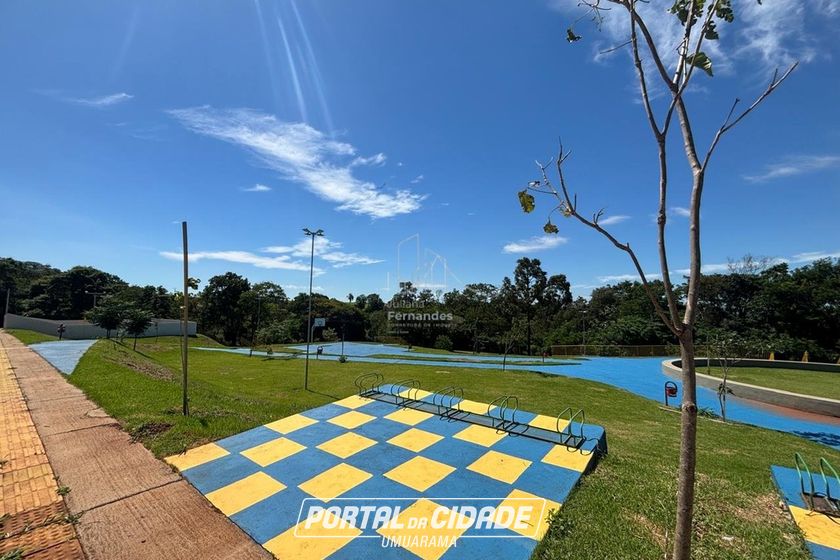 Terreno &agrave; venda - 360m&sup2; - Vila Becker