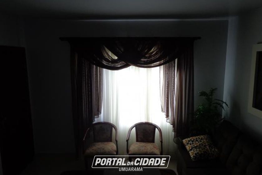 Sobrado &agrave; venda - 200m&sup2; - Zona 1