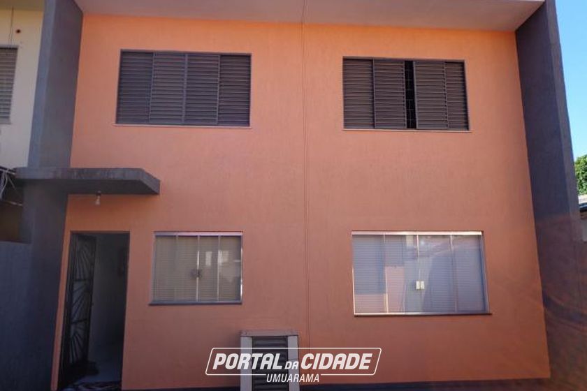 Sobrado &agrave; venda - 200m&sup2; - Zona 1