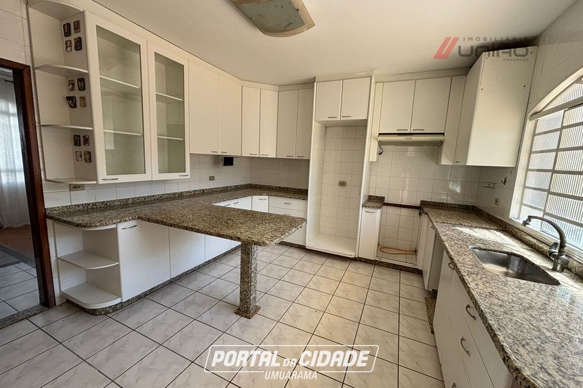 Casa &agrave; venda - 293m&sup2; - Zona Armazem