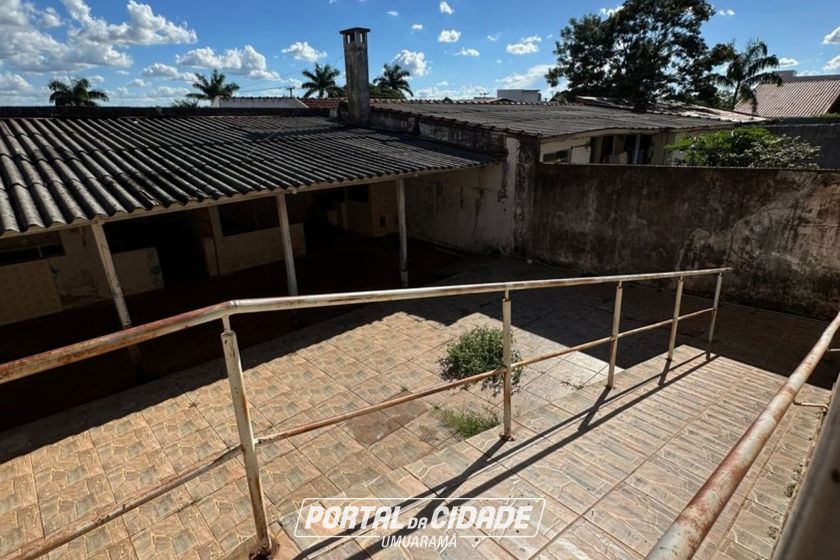 Casa &agrave; venda - 319m&sup2; - ZONA II