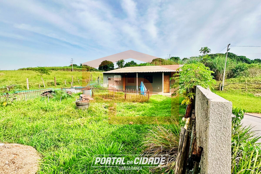 Ch&aacute;cara &agrave; venda - 4000m&sup2; - &Aacute;rea Rural