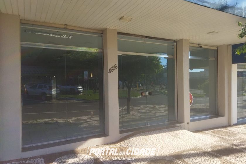 Sal&atilde;o Comercial para alugar - 200m&sup2; - Centro