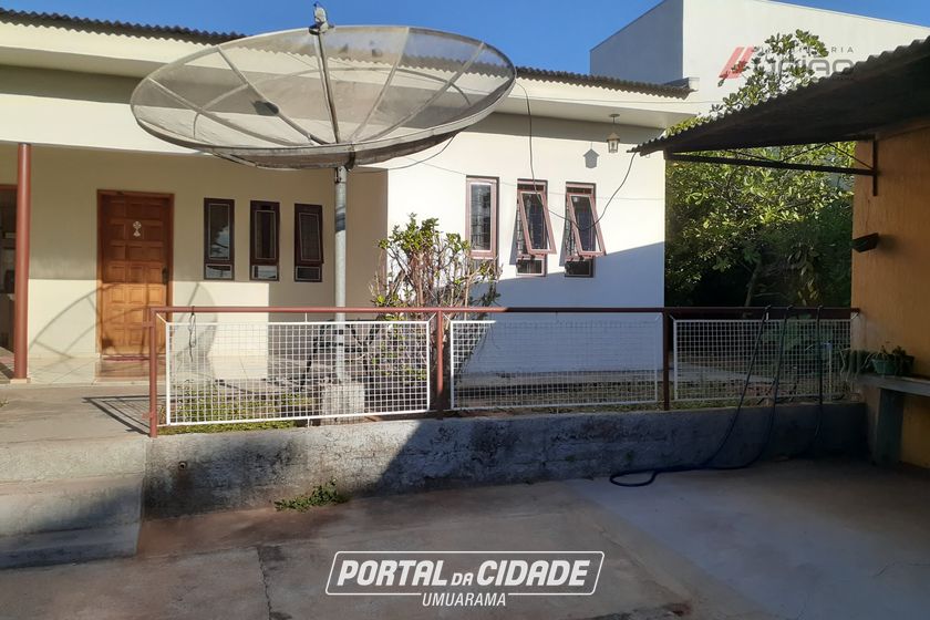 Casa &agrave; venda - 525m&sup2; - Jardim Tropical