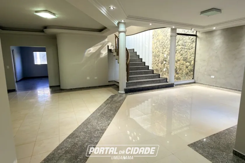Sobrado &agrave; venda - 376m&sup2; - Zona I