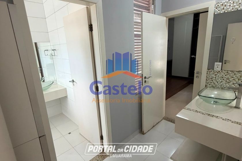 Casa &agrave; venda - 256m&sup2; - JARDIM BIRIGUI