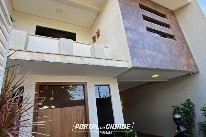Sobrado &agrave; venda - 245m&sup2; - Zona II
