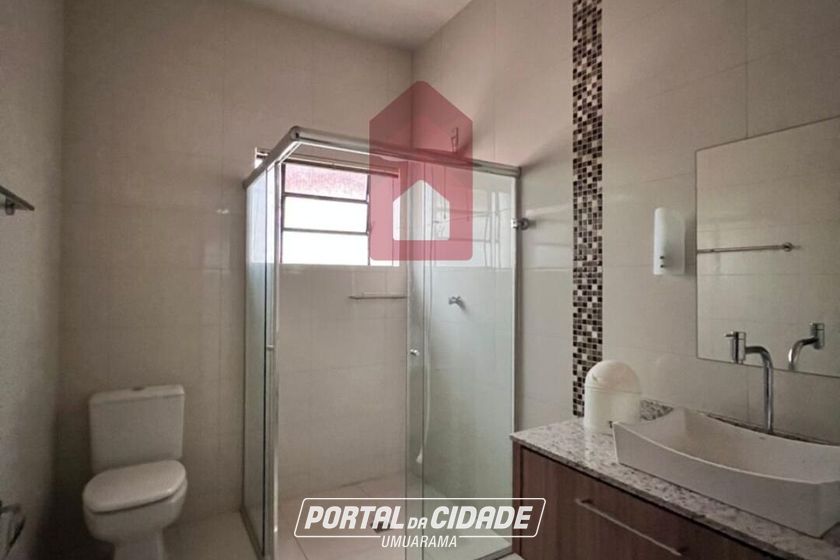 Casa &agrave; venda - 700m&sup2; - Centro