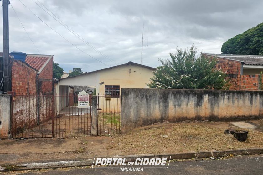 Casa &agrave; venda - 68m&sup2; - CONJUNTO RESIDENCIAL CORREGO LONGE