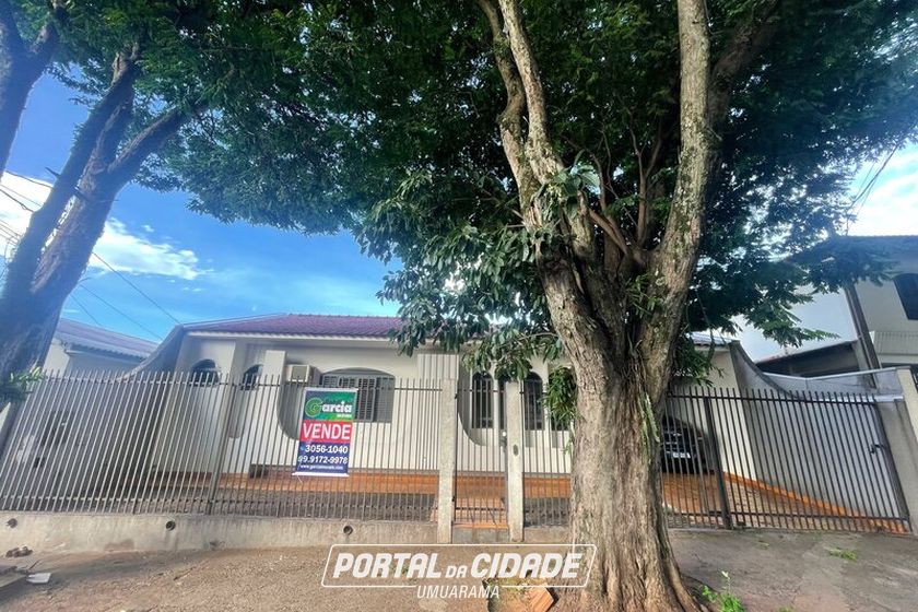 Casa &agrave; venda - 225m&sup2; - Zona II