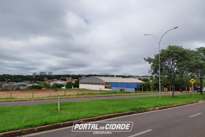 Terreno para alugar - 858m&sup2; - ZONA VII