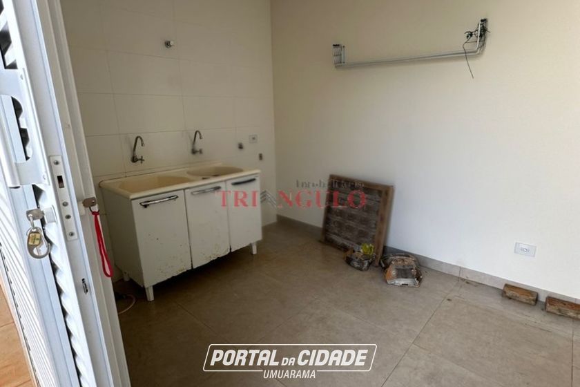 Casa &agrave; venda - 180m&sup2; - JARDIM ALPHAVILE