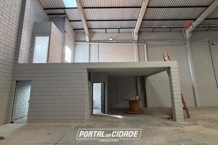 Sal&atilde;o Comercial para alugar - 1000m&sup2; - Parque Industrial II