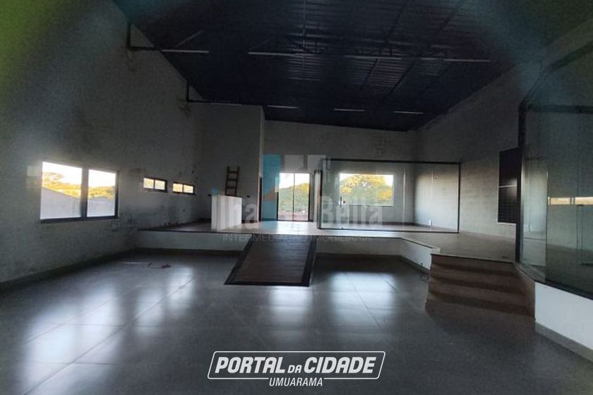 Sal&atilde;o Comercial &agrave; venda - Zona III