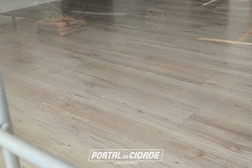 Sal&atilde;o Comercial para alugar - 60m&sup2; - ZONA II