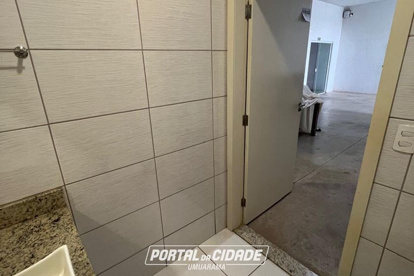 Sal&atilde;o Comercial para alugar - 180m&sup2; - Parque Residencial da G&aacute;vea