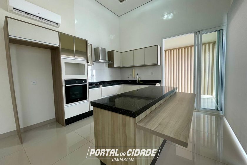 Casa &agrave; venda - 180m&sup2; - JARDIM ALPHAVILE