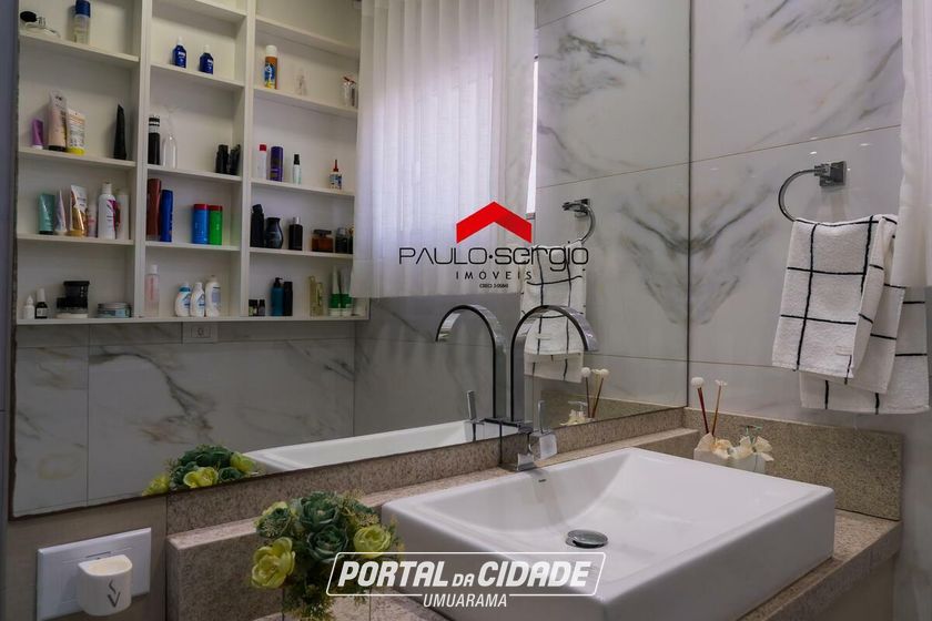 Sobrado &agrave; venda - 600m&sup2; - Zona II