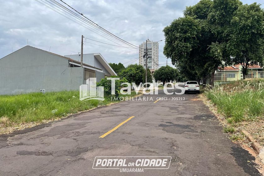 Terreno &agrave; venda - 371m&sup2; - Jardim Floren&ccedil;a