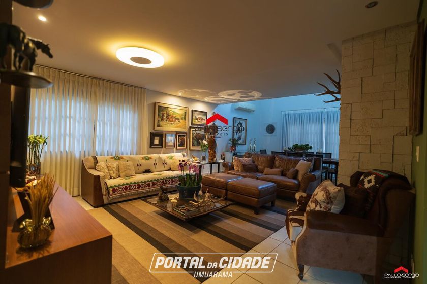 Sobrado &agrave; venda - 305m&sup2; - Zona VII