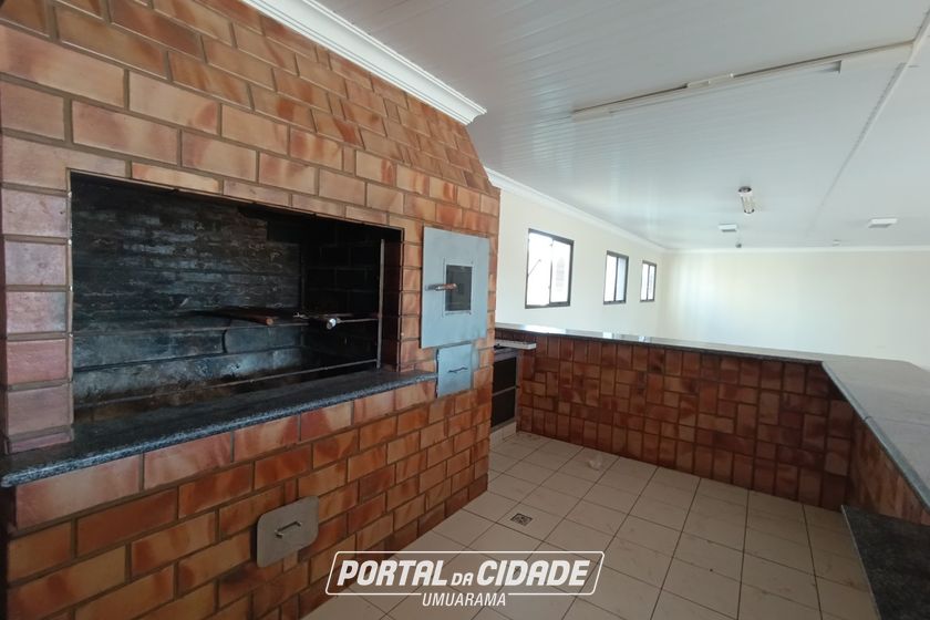 Sal&atilde;o Comercial para alugar - 185m&sup2; - ZONA I