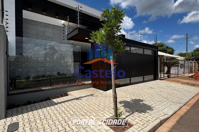 Casa &agrave; venda - 185m&sup2; - PARQUE BANDEIRANTES