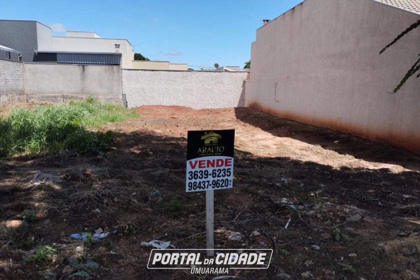 Terreno &agrave; venda - 180m&sup2; - Jardim Tropical