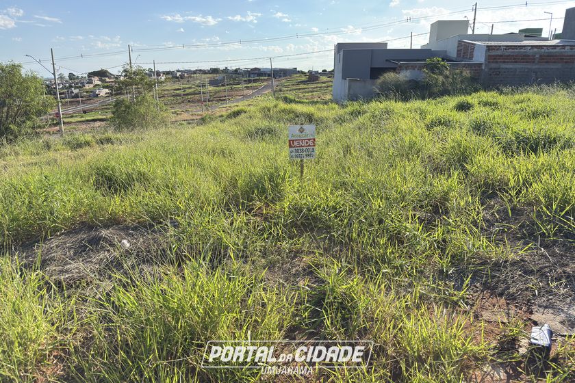 Terreno &agrave; venda - 135m&sup2; - Bela Casa