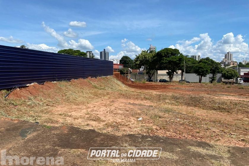 Terreno &agrave; venda - 276m&sup2; - Zona Armaz&eacute;m