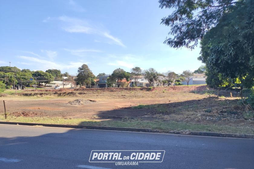 Terreno para alugar - 2350m&sup2; - Em frente a Guarda Mirim