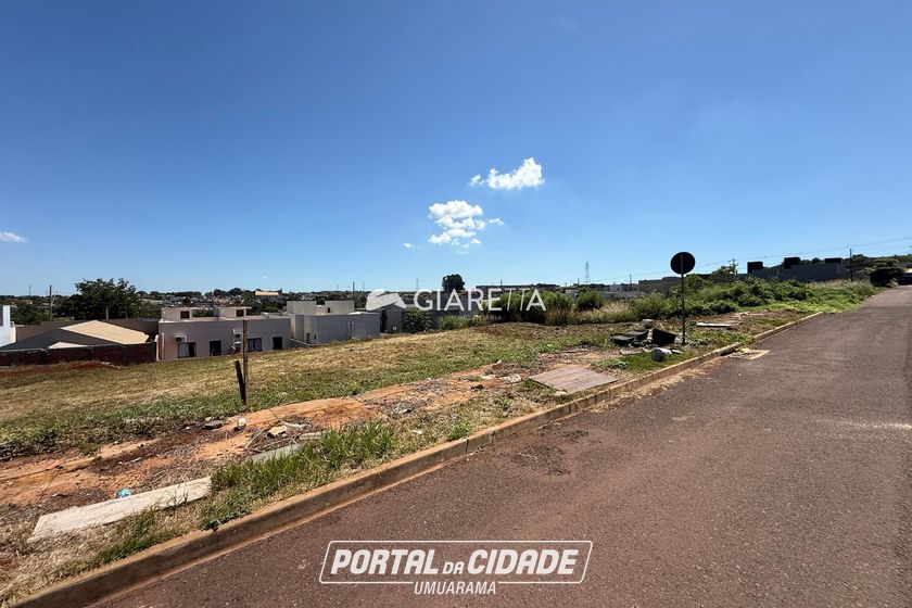 Terreno &agrave; venda - 250m&sup2; - JARDIM PANORAMA
