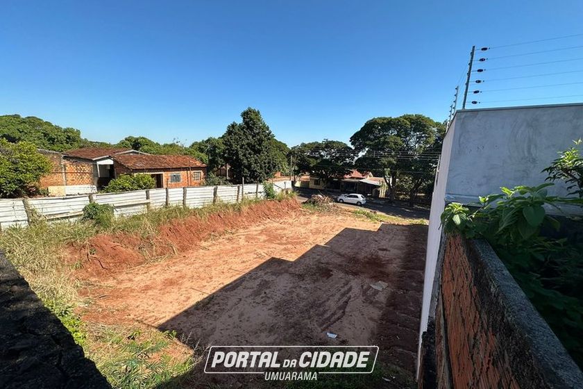 Terreno &agrave; venda - 555m&sup2; - Pra&ccedil;a Tamoio