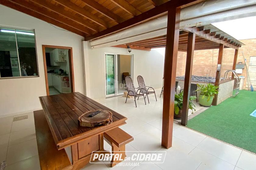 Sobrado &agrave; venda - 197m&sup2; - Zona II