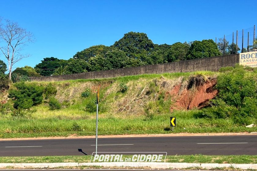 Terreno &agrave; venda - 400m&sup2; - Avenida Portugal