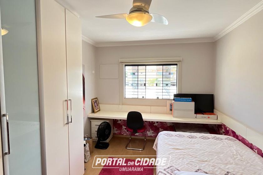Sobrado &agrave; venda - 245m&sup2; - Zona II