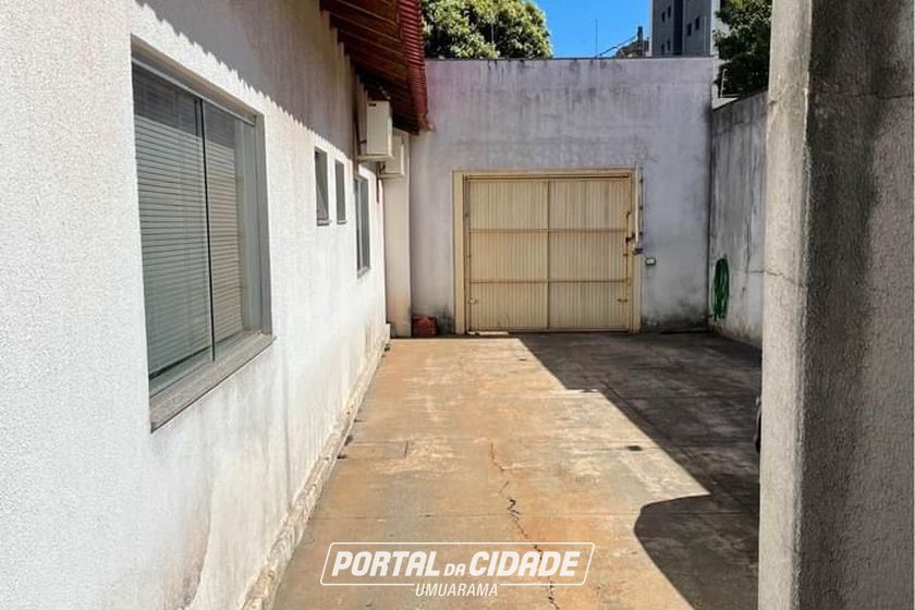 Sal&atilde;o Comercial &agrave; venda - 490m&sup2; - Zona I