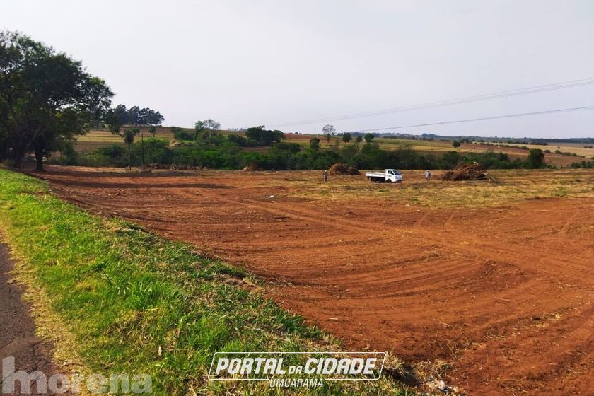 Ch&aacute;cara &agrave; venda - 1600m&sup2; - Centro