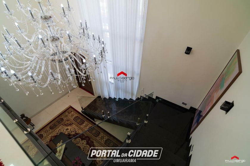 Sobrado &agrave; venda - 600m&sup2; - Zona II