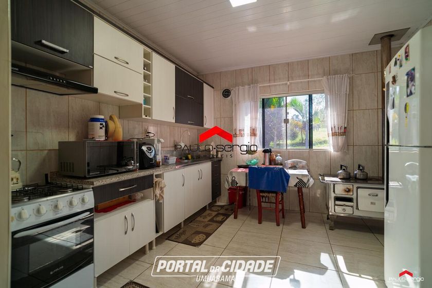 Ch&aacute;cara &agrave; venda - Br 323