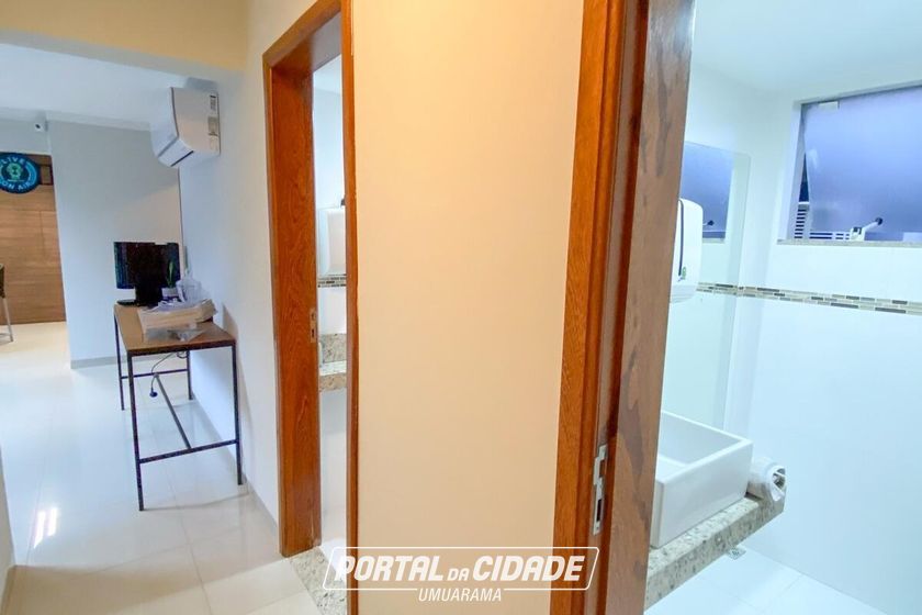 Sala Comercial &agrave; venda - 241m&sup2; - Zona I