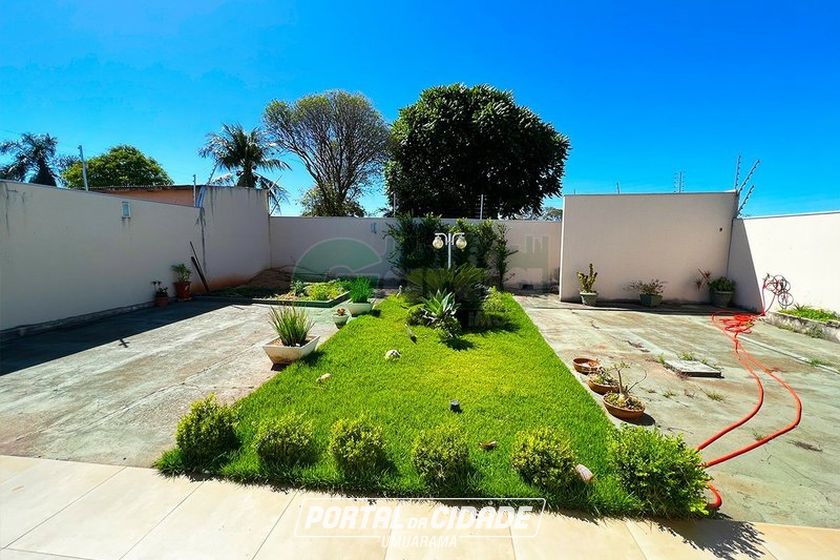 Casa &agrave; venda - 330m&sup2; - .