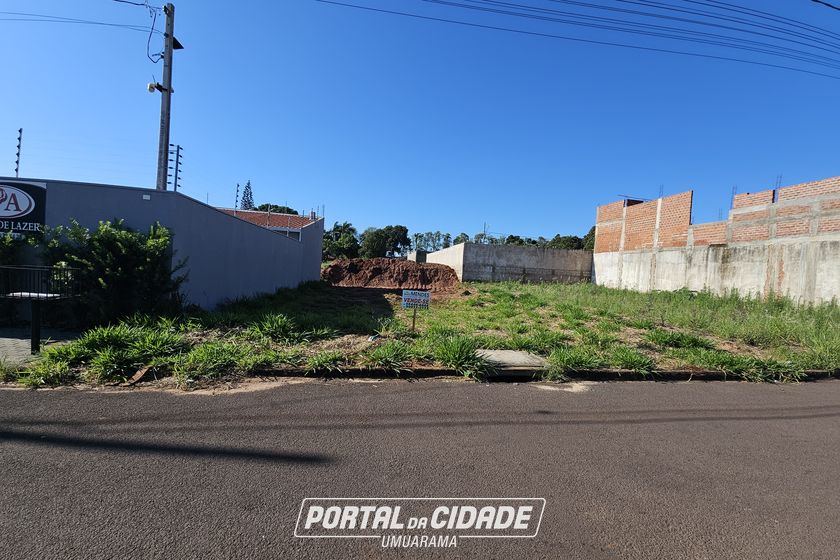 Terreno &agrave; venda - 204m&sup2; - Jardim Aeroporto