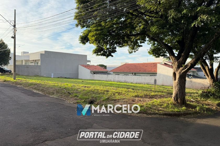 Terreno &agrave; venda - 648m&sup2; - Zona VII