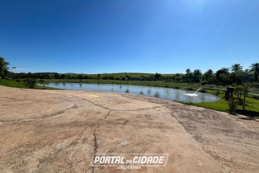 Ch&aacute;cara &agrave; venda - 