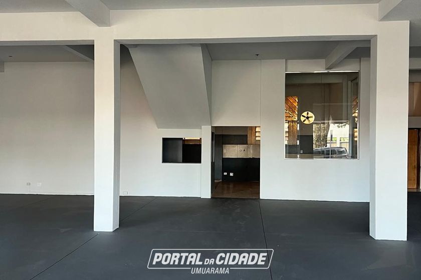 Sal&atilde;o Comercial para alugar - 500m&sup2; - ZONA VII