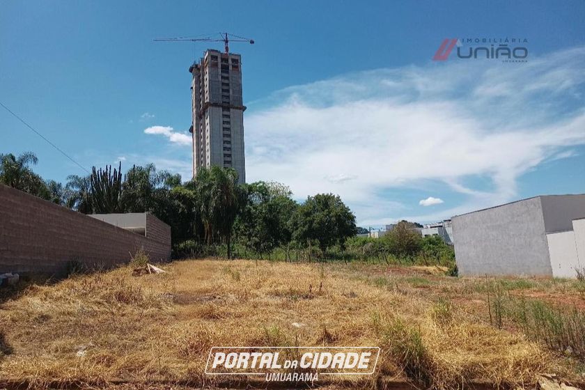 Terreno &agrave; venda - 389m&sup2; - Jardim Floren&ccedil;a