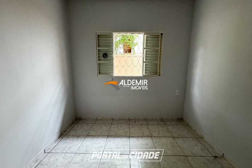 Casa para alugar - 92m&sup2; - Zona 06