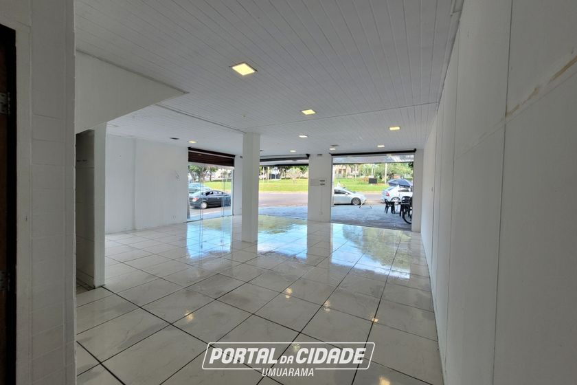 Sal&atilde;o Comercial &agrave; venda - 305m&sup2; - Zona 1