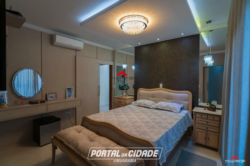 Sobrado &agrave; venda - 600m&sup2; - Zona II