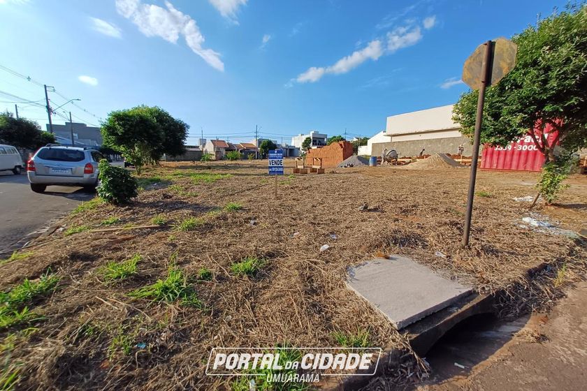 Terreno &agrave; venda - 255m&sup2; - Jardim Soluar